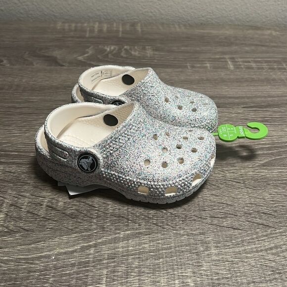 New Crocs Kids Clogs - Picture 2 of 6